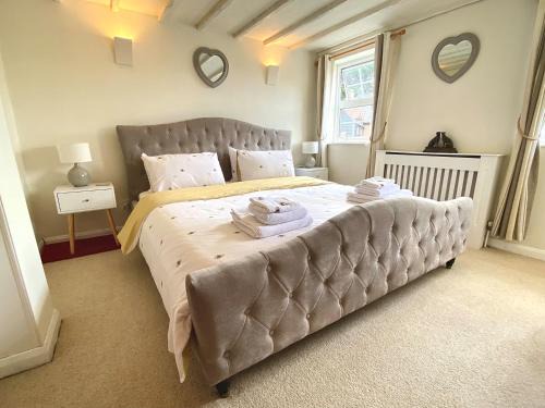 Dagnall Villa | Bumblebee Cottage - Cosy Cottage in Area of Outstanding Natural Beauty