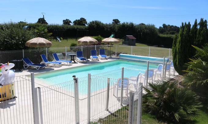 Nehou House | Bumpkin Cottage La Mare, Child-Friendly, Heated Pool & Great Facilities