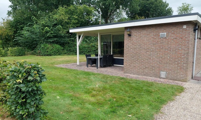 Gasselte House | Bungalow 091 stands in a quiet spot on the Holiday Park the Kremmer. The bungalow is very suitable for those seeking peace and quiet.