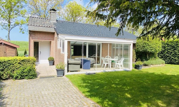 Brouwershaven House | Bungalow ∙ 2 bedrooms ∙ 4 guests