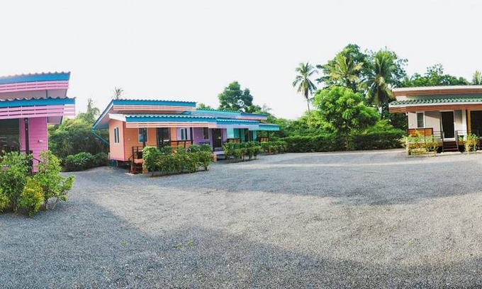 Don Sak House | Bungalow ∙ 2 guests