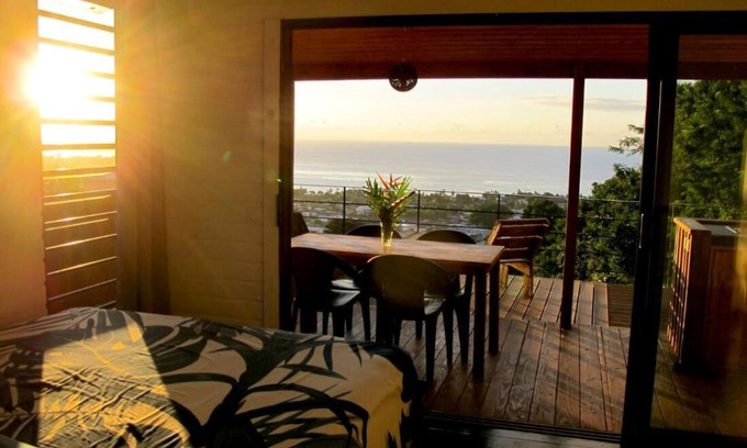 Arue House | Bungalow Aito with Panoramic Ocean View - Bounty Lodge Tahiti