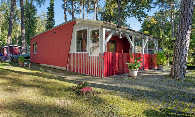 Bellin House | Bungalow 'Am Stettiner Haff' with Private Terrace and Wi-Fi