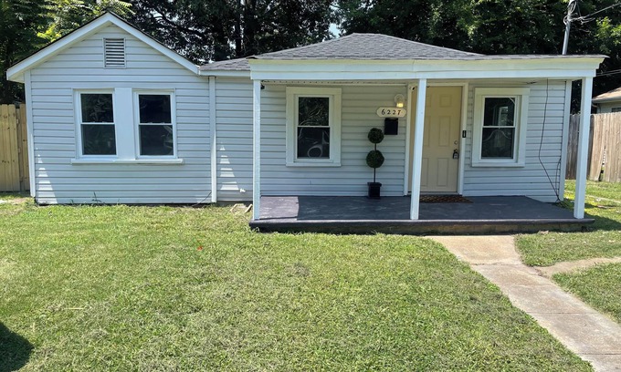 Norfolk - Virginia Beach House | Bungalow by the Airport