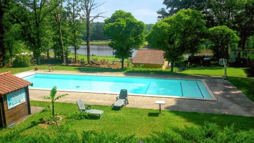 Rochechouart House | Bungalow charmant à Rochechouart avec vue sur lac