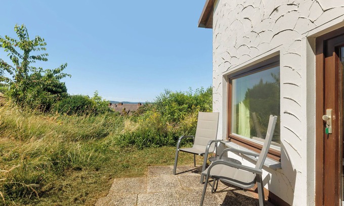 Niedenstein House | Bungalow 'Die Grüne Wiese' with Shared Terrace, Shared Garden and Wi-Fi