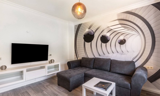 Niedenstein House | Bungalow 'Die Kugel' with Private Terrace, Shared Garden and Wi-Fi