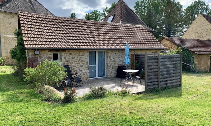 Gourdon House | Bungalow in Gourdon between Sarlat and Rocamadour, pkg, lake 4km away