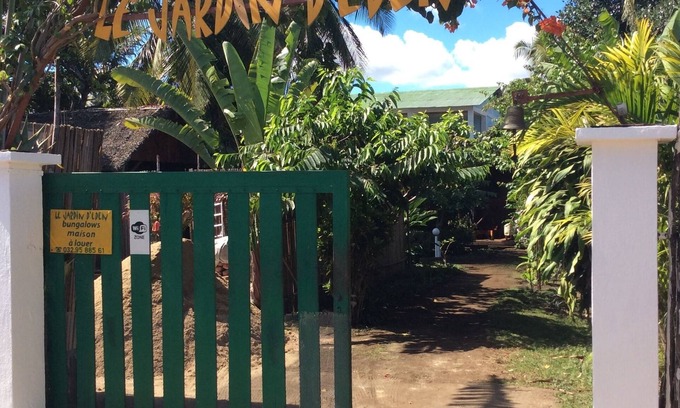 Hell-Ville House | Bungalow in the Garden of Eden