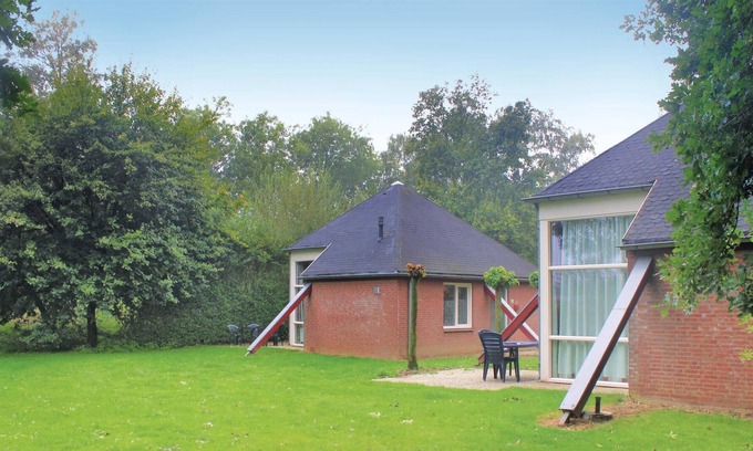 Posterholt House | Bungalowpark Het Posterbos is located 800 meters outside the sociable village of Posterholt in the m
