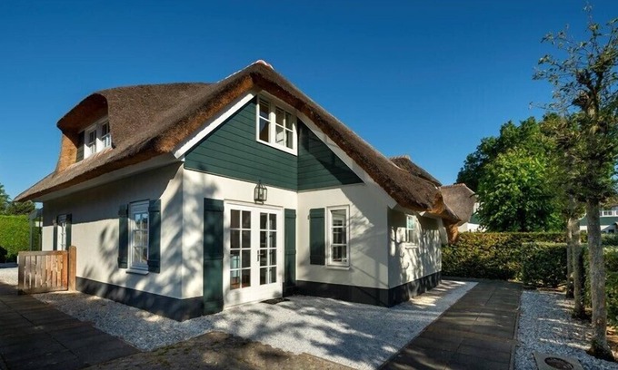 Westenschouwen Villa | Burghduin 16 farmhouse with a unique location