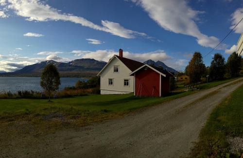 Kvaloya House | Bustad