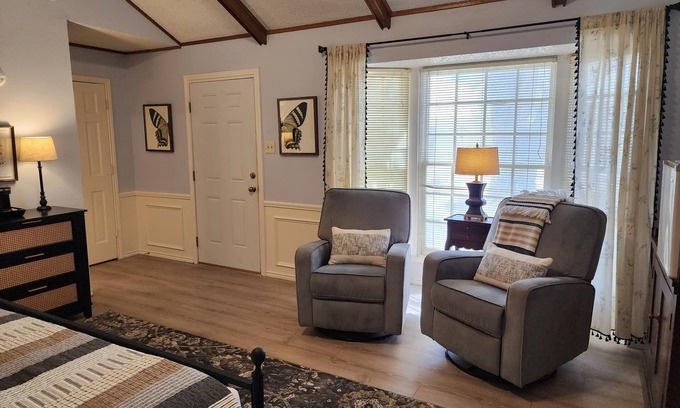 Fort Davis Cottage | Butterfield Inn Main Street Cottages