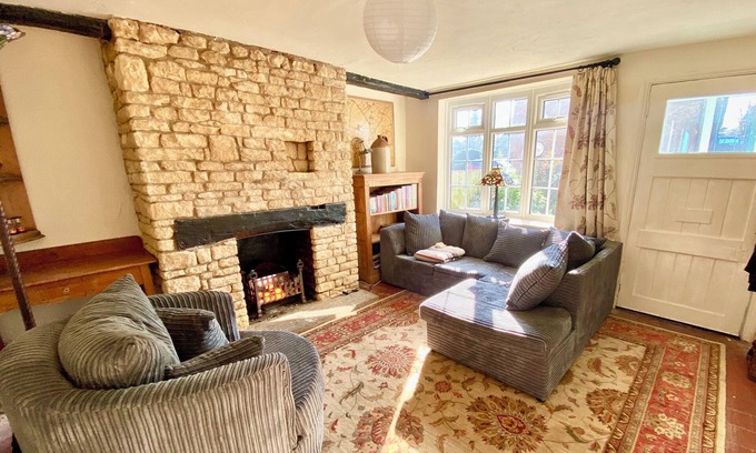 Codsall Cottage | Butterfly Cottage: 200 year old Georgian home with period furniture