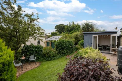 Bellerby House | Button Cottage