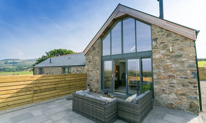 Cylch-Y-Garn Cottage | Bwncath - a coastal that sleeps 6 guests in 3 bedrooms