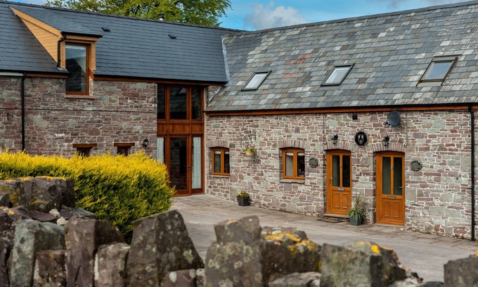 Brecon House | Bwthyn Tre-faen - Two Bedroom House, Sleeps 3
