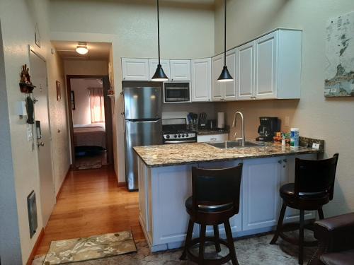 Oak Harbor Apartment | C & D Restawhile