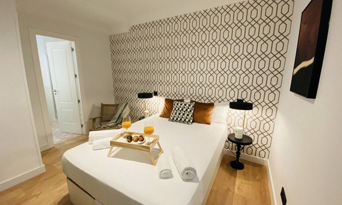 Puerta del Angel Apartment | C Madrid Río Estudio Interior