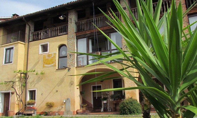 Valdengo Bed & Breakfast | Cà Guala B&B. Old farmhouse at the foot of the Biella hills
