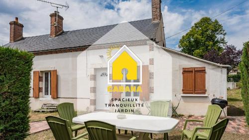 Nevoy House | CABANA & LES PORTES DE LA FORÊT D' ORLÉANS