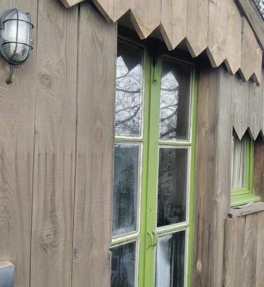 Argelliers Ski Chalet | Cabane perchée de Lys dans les chênes verts et le micocoulier