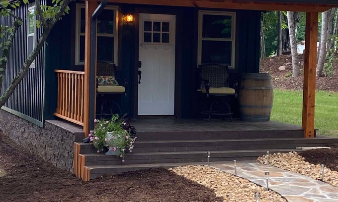 Thurmond Cabin | Cabernet Cabin near JVD vineyard