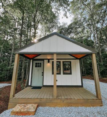 Hartwell Apartment | Cabin #1 Studio With Kitchenette