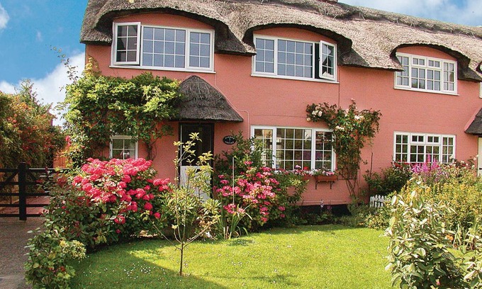 Winterton-on-Sea Cottage | Cabin ∙ 2 bedrooms ∙ 4 guests