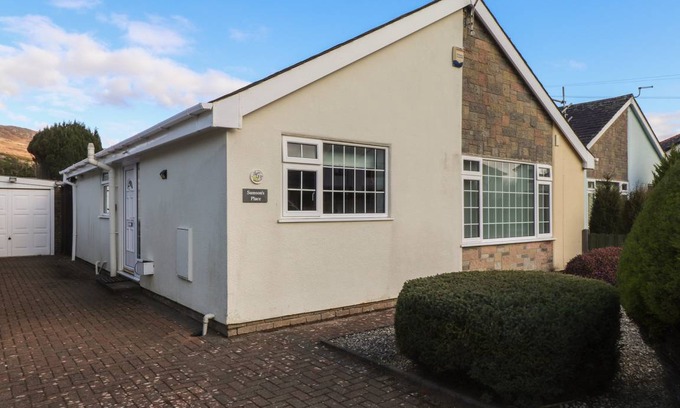 Morfa Bychan Cottage | Cabin ∙ 2 bedrooms ∙ 4 guests