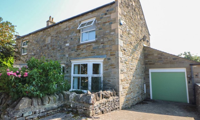 West Witton Cottage | Cabin ∙ 2 bedrooms ∙ 3 guests