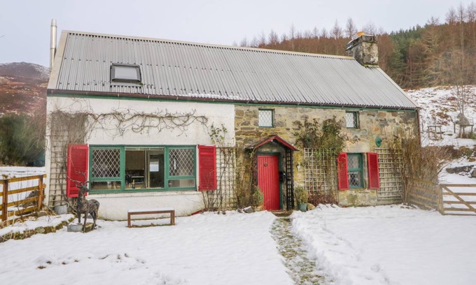 Beauly Cottage | Cabin ∙ 2 bedrooms ∙ 3 guests