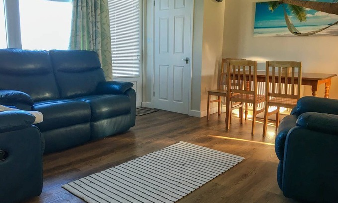 Dartmouth Cottage | Cabin ∙ 2 bedrooms ∙ 4 guests