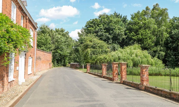 Aylsham Cottage | Cabin ∙ 2 bedrooms ∙ 4 guests
