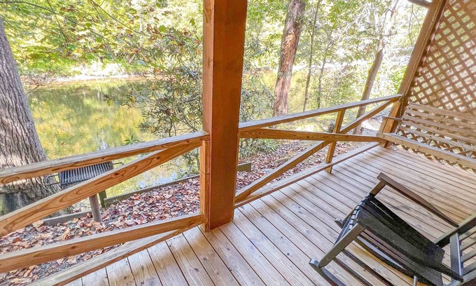 Cherokee Cabin | Cabin #2 - Riverfront w/Gas Fireplace and more!