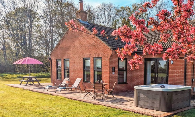 Gissing Cottage | Cabin ∙ 3 bedrooms ∙ 6 guests