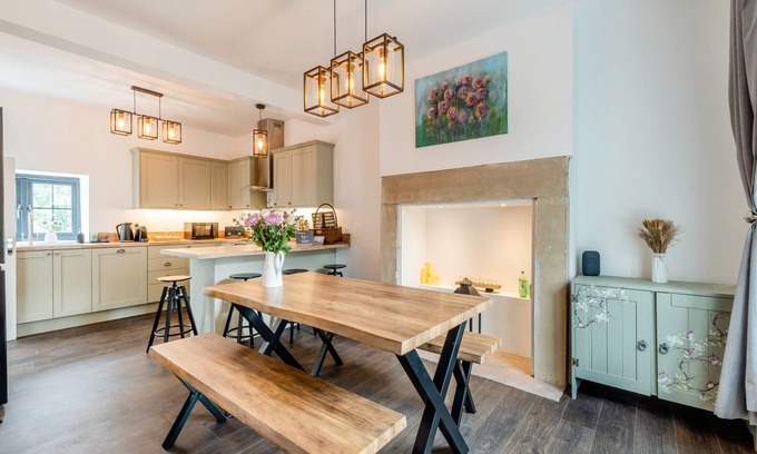 Castleside Cottage | Cabin ∙ 3 bedrooms ∙ 6 guests