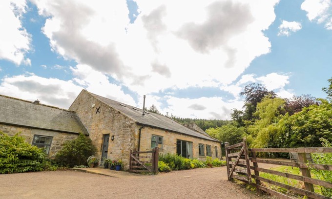 Old Bewick Cottage | Cabin ∙ 5 bedrooms ∙ 10 guests
