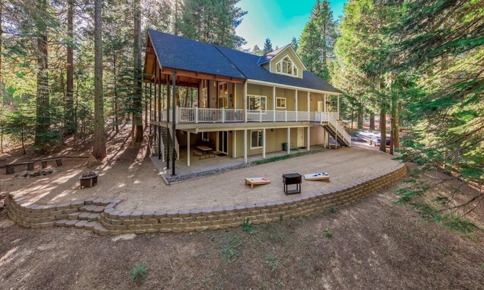 Shaver Lake Cabin | Cabin at the Creek ~ Family Fun Starts Here!