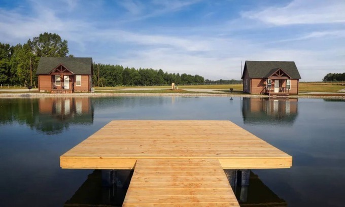 Muscle Shoals Cabin | Cabin C by the Pond - King Bed - Swimming Pool