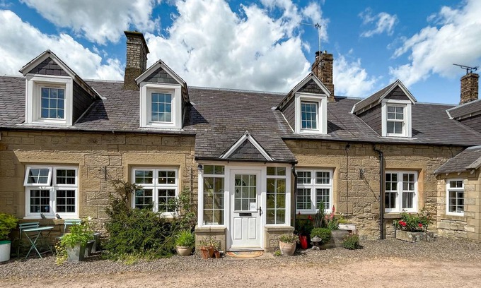 Coldstream Cottage | Cabin ∙ 2 bedrooms ∙ 5 guests