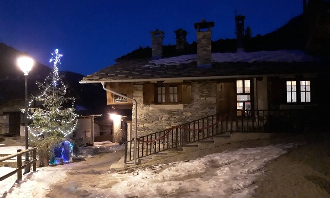 Chiesa Cabin | Cabin in characteristic mountain village