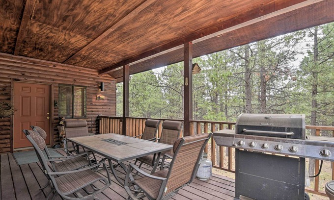 Angel Fire Cabin | Cabin in the Woods 6 Mi to Angel Fire Resort!