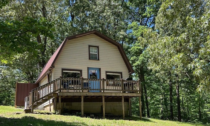 Nortonville Cabin | Cabin on a semi-private lake, cozy, quiet and peaceful!