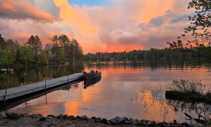 Eagle River House | Cabin on Voyageur Lake–2BR Retreat on ER Chain w/Deck, Firepit & Sandy Beach!