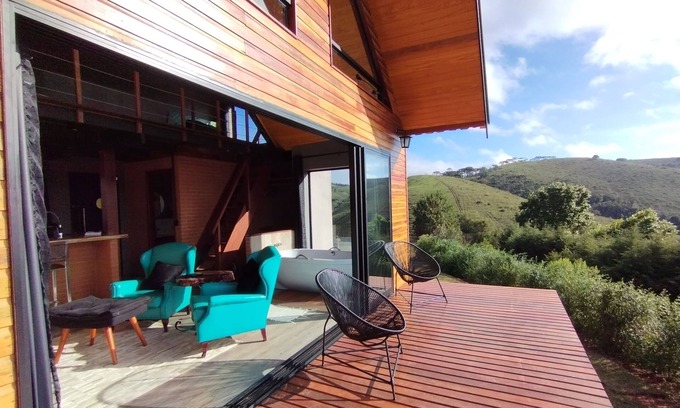Campos do Jordao Cabin | Cabin with hydromassage, mountain views and 5 km from the tourist center.