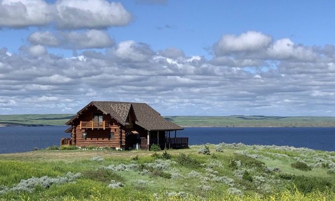 Mission Ridge Cabin | Cabin with spectacular views! Hunting and fishing paradise.
