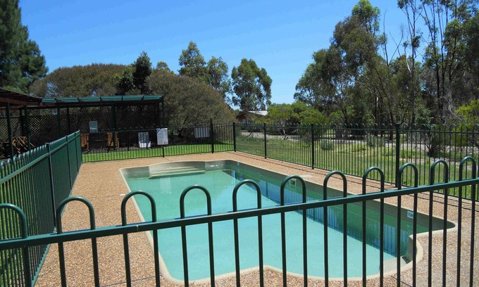 Pokolbin Cottage | Cabins on Halls