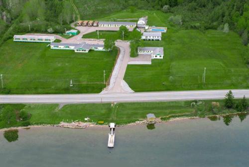 Baddeck Hotel | Cabot Trail Motel