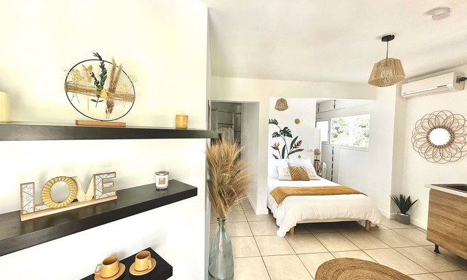 Dampierre Bed & Breakfast | Cahya Lodge